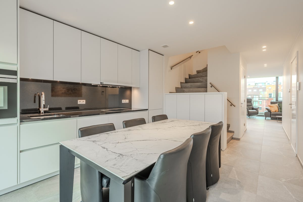 Appartement récent de deux chambres dans la Res. Lecture IX - photo 3