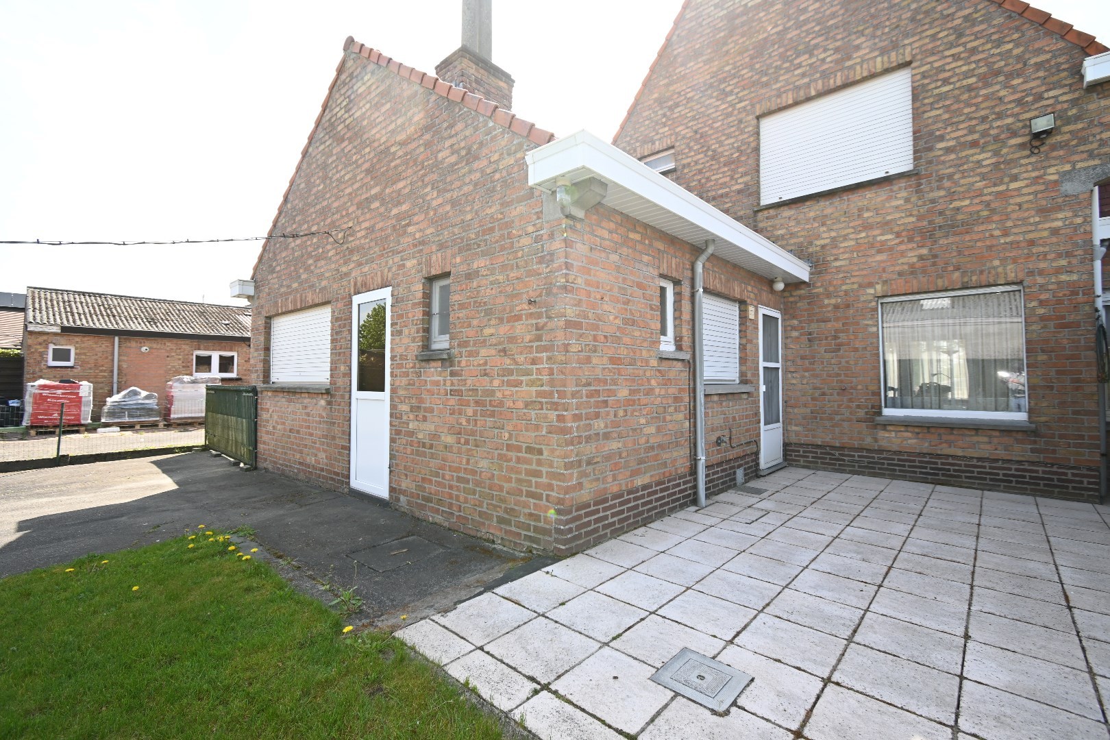 Alleenstaande woning met garage en tuin - foto 2
