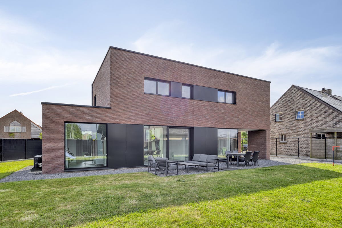 Ruime energiezuinige woning te koop in Bree - foto 1