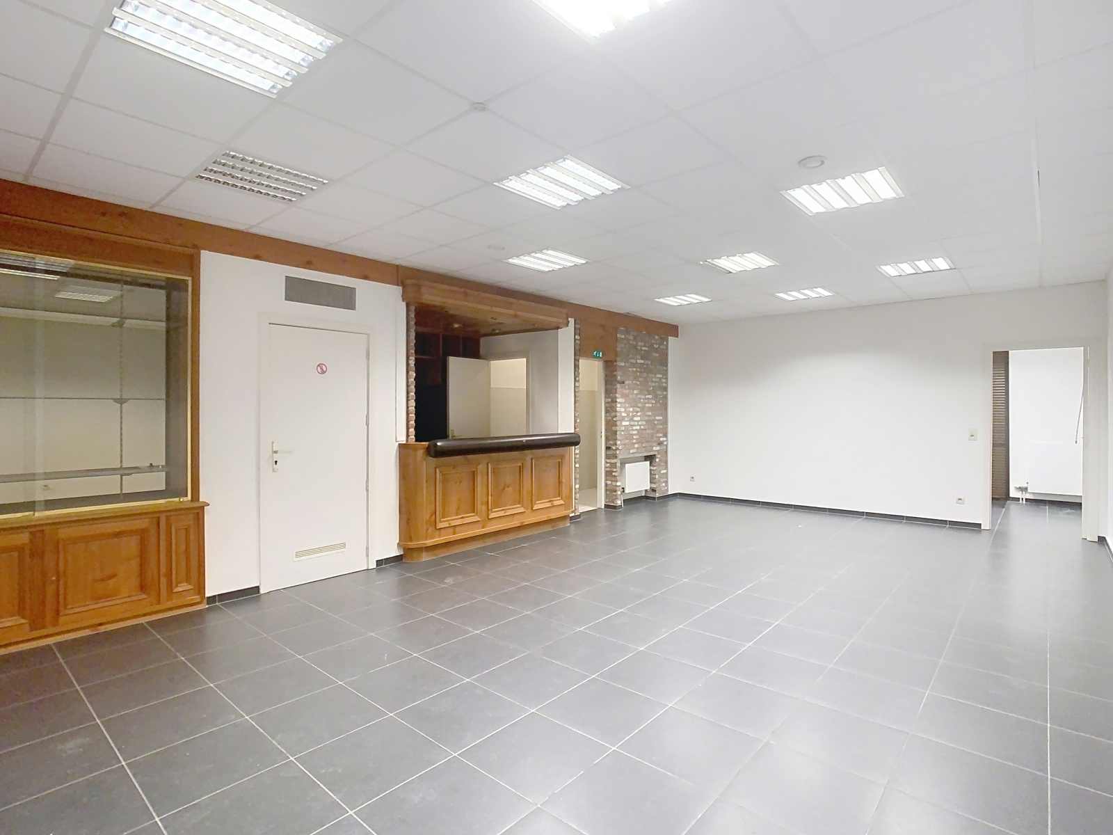 Commercial à louer à Bruxelles - photo 3