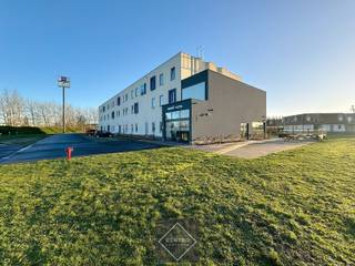 UITERST INTERESSANTE prijs! Op dezelfde locatie worden gelijkaardige hotelkamers verkocht tussen € 125.000,- en € 169.000,-! TOPPRIJS, aangezien...