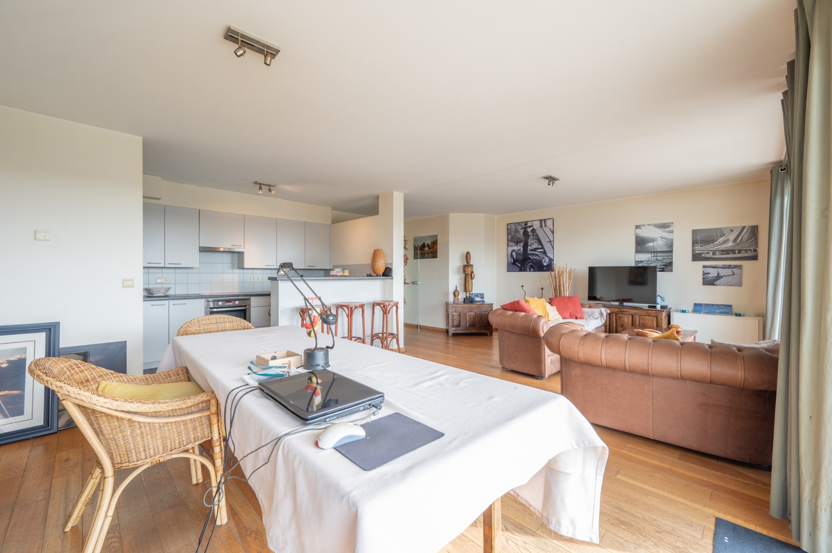 Zonnig appartement met 2 slaapkamers en terras met zicht op de jachthaven - foto 3