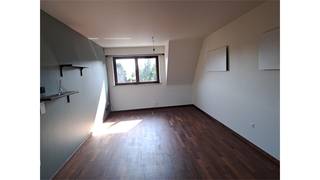 Een goed gelegen appartement op de tweede verdieping bestaande uit een woonkamer, ingerichte keuken, 1 slaapkamer, badkamer, bergplaats, ruim...