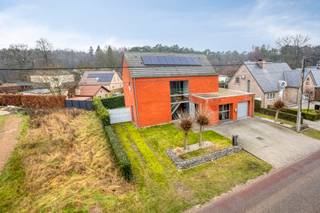 Te koop: ruime open bebouwing in Heppen (Leopoldsburg), gelegen in een rustige woonkern met landelijke charme.Deze goed onderhouden woning biedt een...