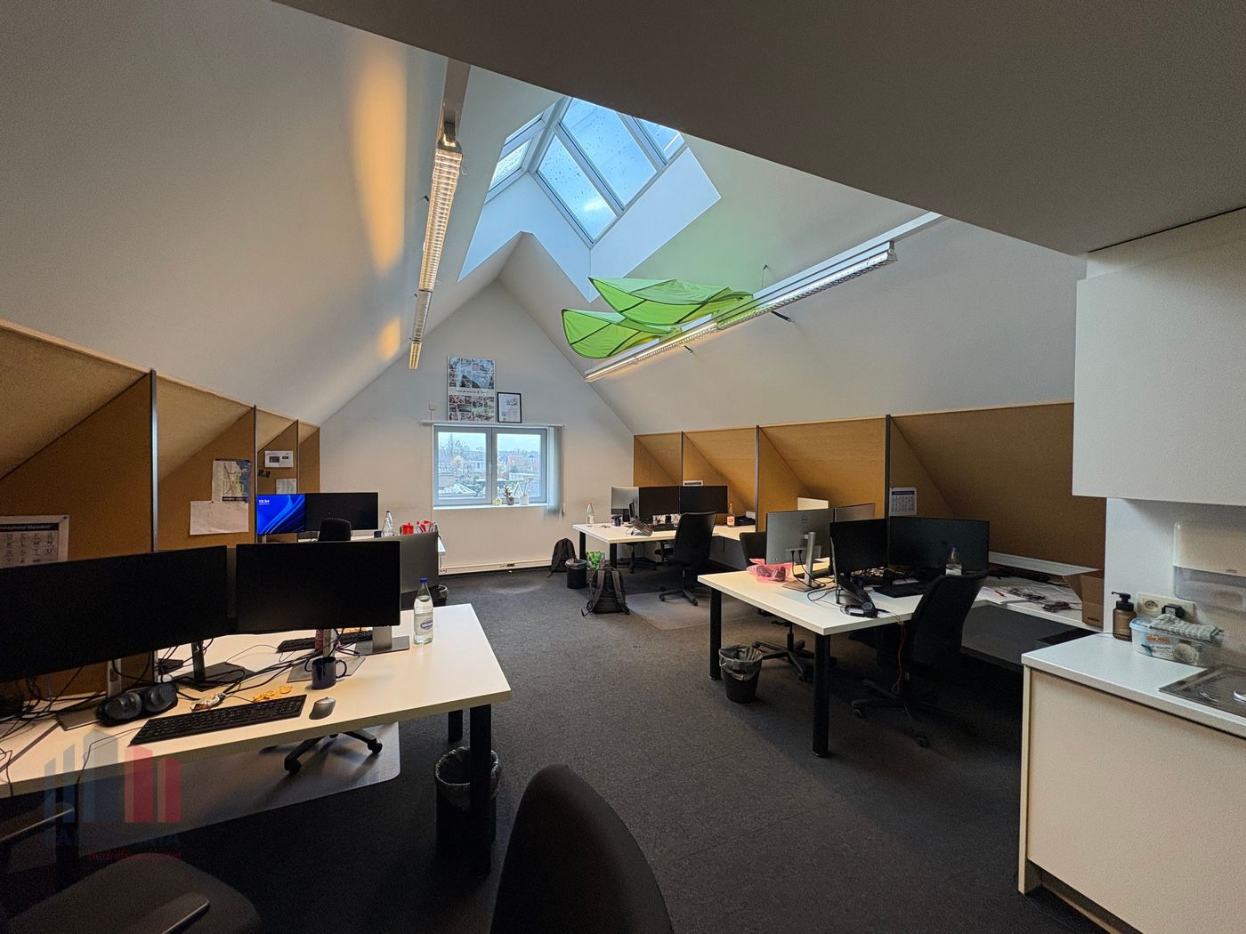 Instapklare kantoorruimte van 396 m² nabij de E40 te Aalter - foto 4