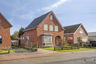 CHARMANT LOTISSEMENT OUVERT AVEC VUE IMPRENABLE SUR LES CHAMPS À L'ARRIÈREDécouvrez ce spacieux lotissement ouvert sur un terrain de 8a18ca, situé...