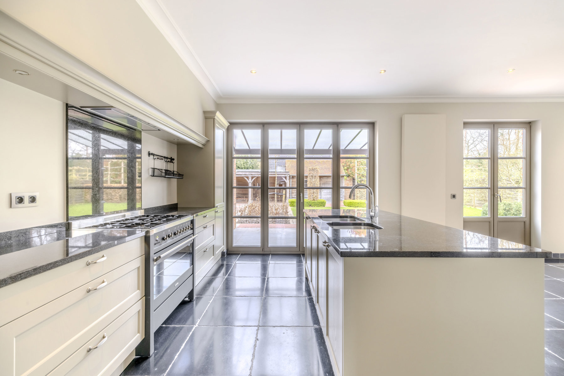 Manoir villa met 4slk en 2bdk op 571m² - foto 4