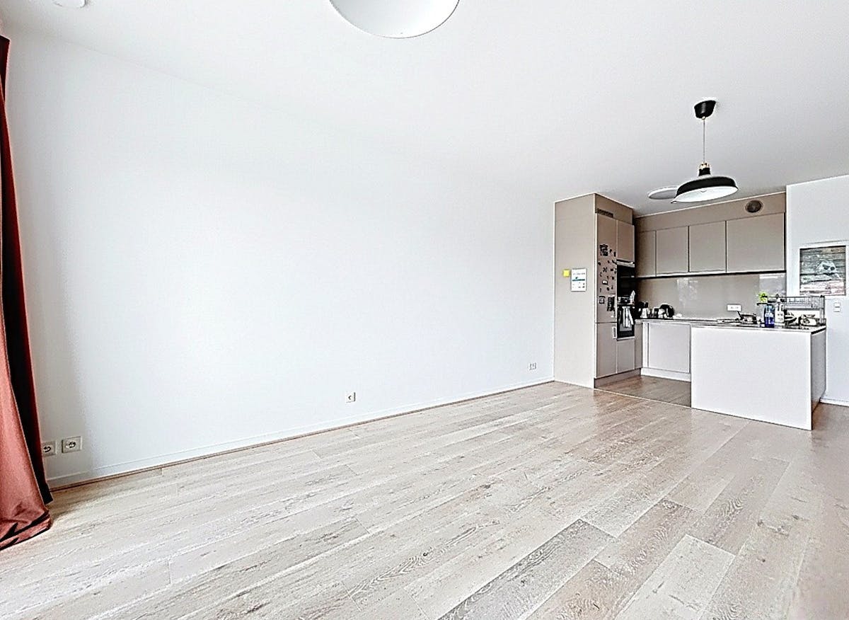 Brussel : Mooi 2 slaapkamer appartement + parking - foto 3