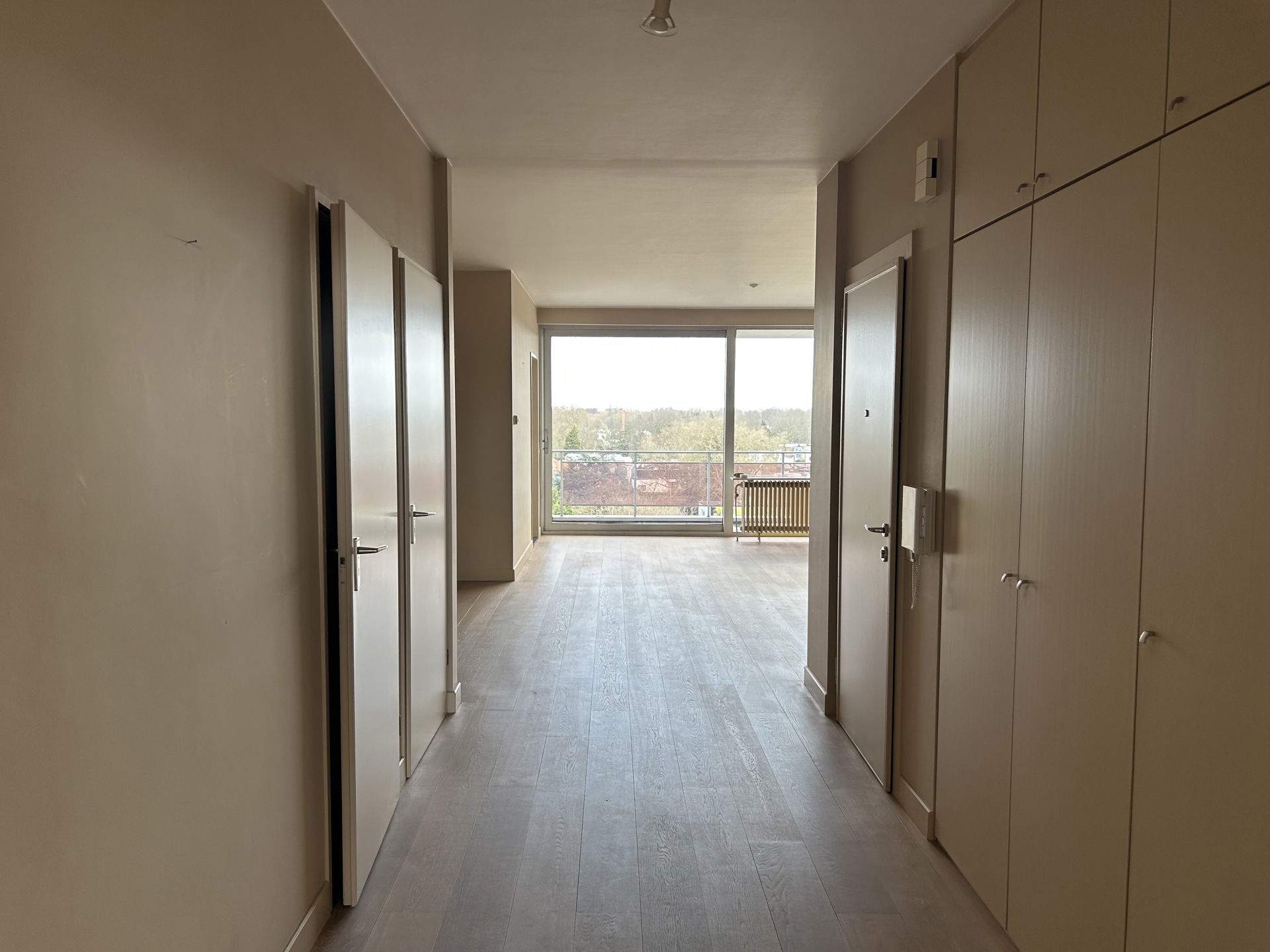 Instapklaar 2 slpk appartement met terras, kelder, garage - foto 4