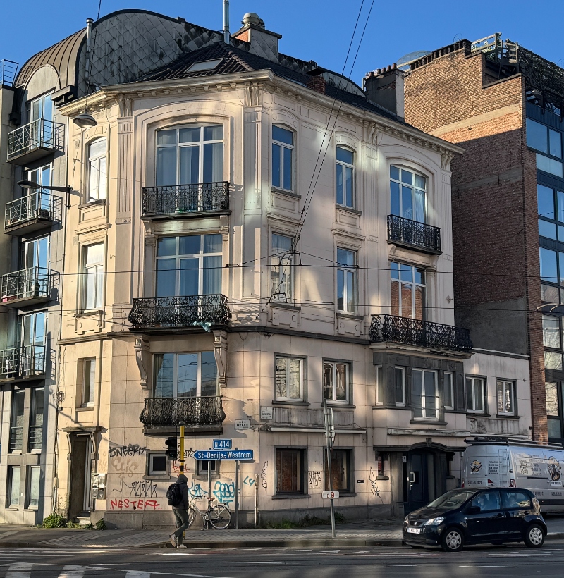 Karaktervol opbrengsteigendom op AAA-locatie aan het Sint-Pietersstation - foto 2