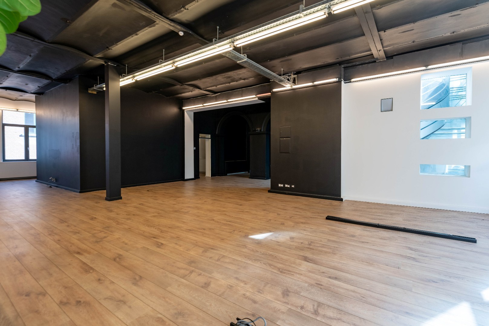 Commercial à louer à Anvers - photo 5