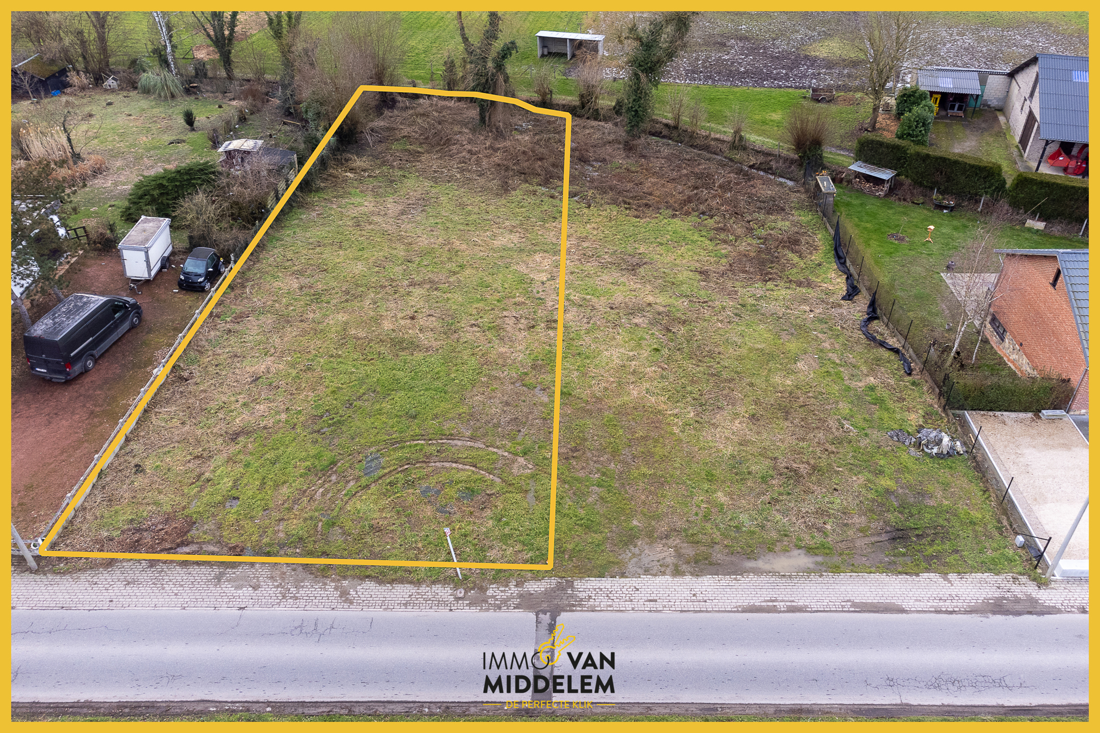 MOOIE, RUSTIG GELEGEN BOUWGROND VOOR VILLA MET OPEN ZICHT - foto 1