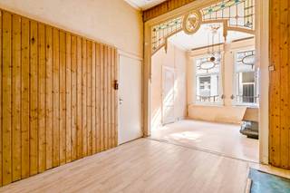 Dit huis is zonder enige twijfel de definitie van een ‘diamond in the rough’. Achter deze imposante gevel schuilt een woning boordevol...