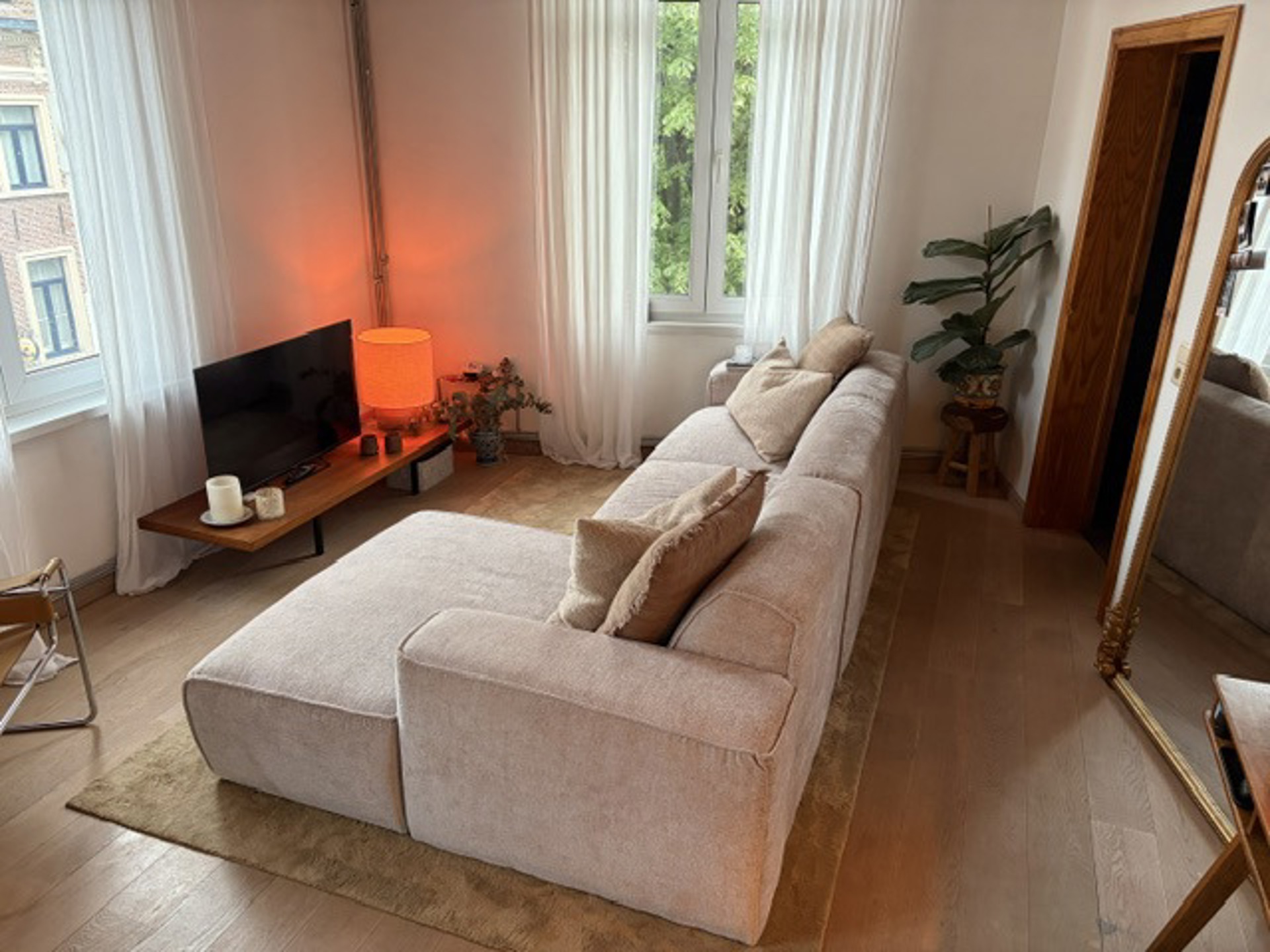 ANTWERPEN. Schitterend gelegen appartement op het hippe Zuid, met mooi uitzicht op pleintje van de Kloosterstraat. - foto 4