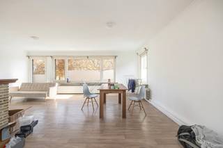 Dit ruime appartement van circa 94 m² ligt in een rustige, prettige omgeving in Sint-Niklaas. Met twee slaapkamers en een badkamer biedt deze...