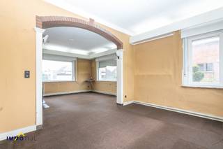 Te renoveren woning op 4a26ca met garage!Rustig gelegen in Baasrode, maar tevens een uitstekende uitvalsbasis naar alle voorzieningen (winkels,...