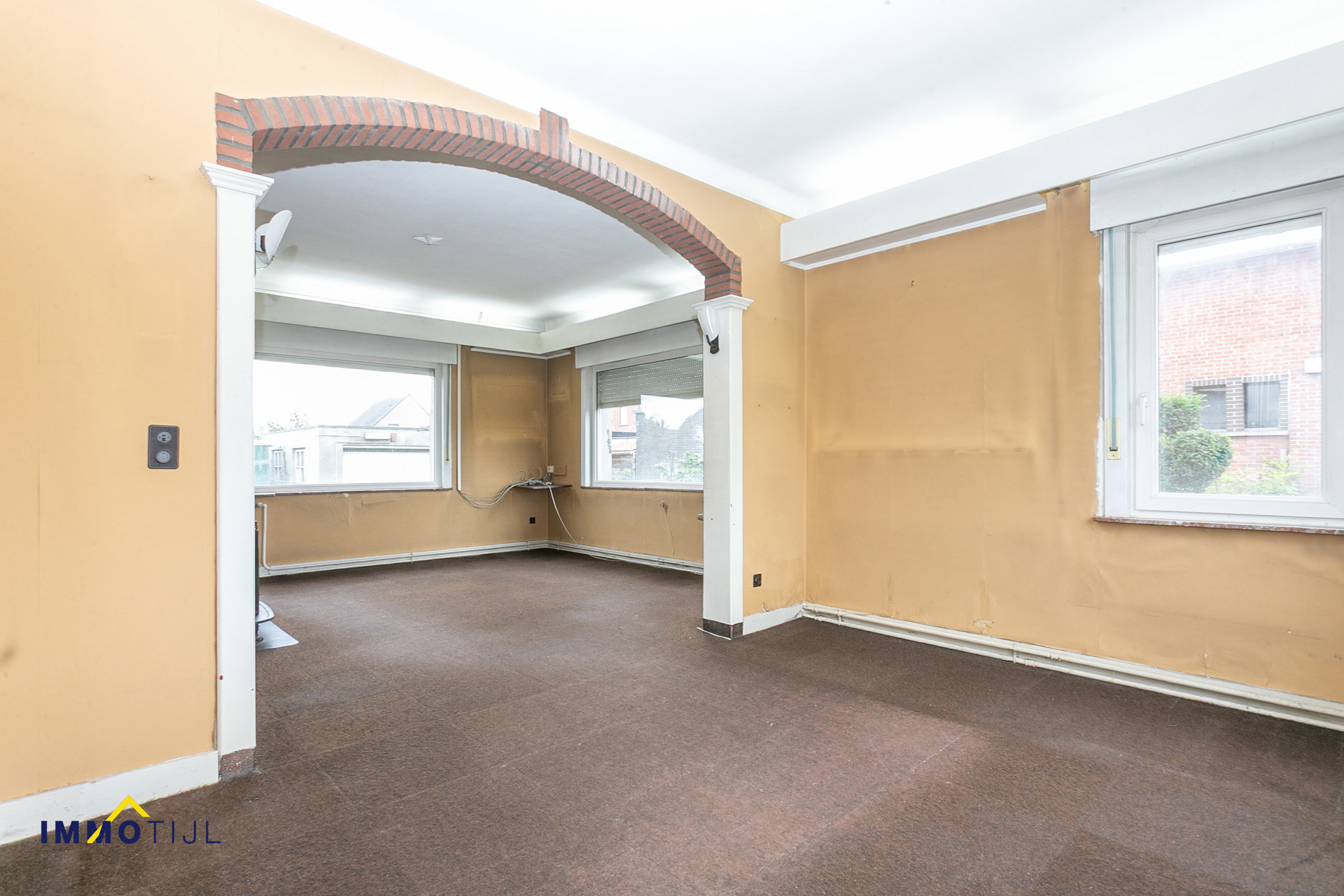 Te moderniseren woning op 4a26ca met garage! - foto 3