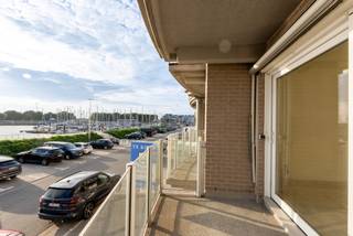 Zeer zonnig appartement aan de mooi vernieuwde jachthaven van Zeebrugge, voorzien van 2 slaapkamers en 2 mooie terrassen. Deze brede straat werd...