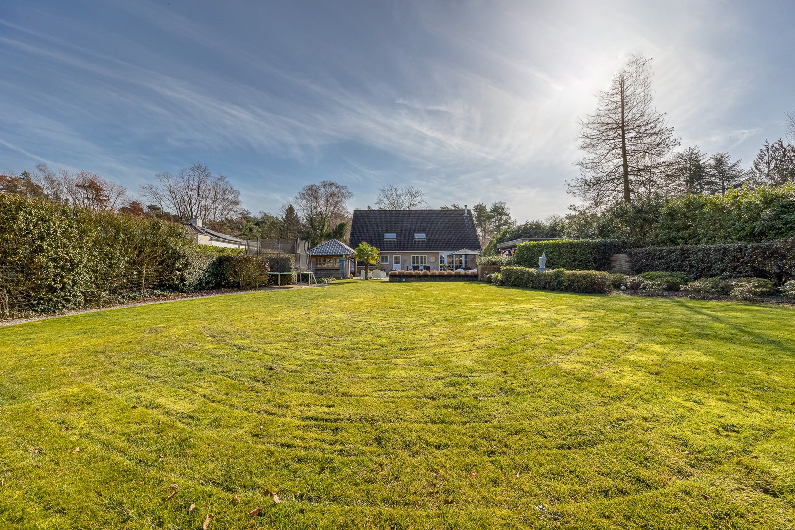 VILLA OP 2.118 M² - foto 3