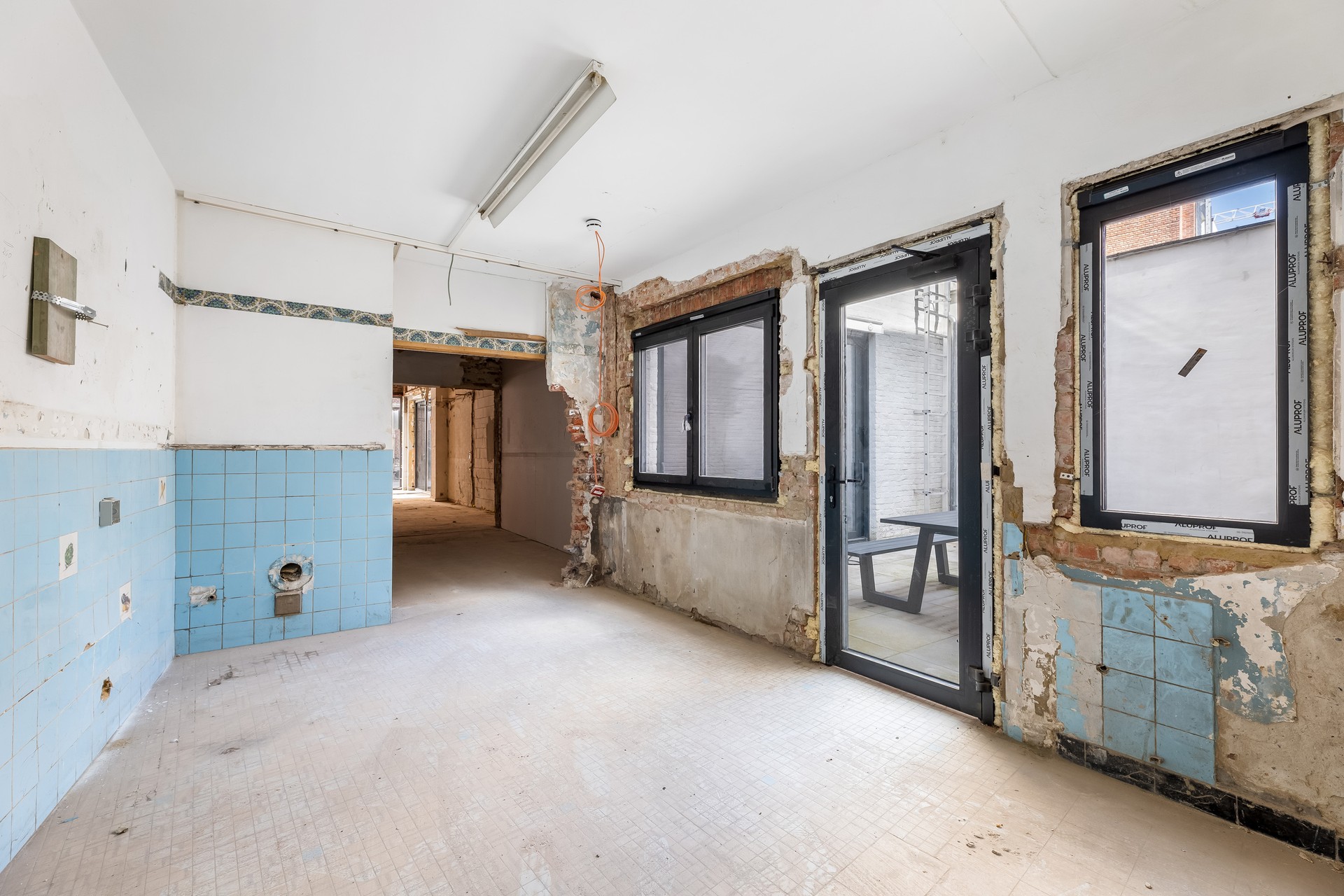 Handelsruimte met veel visibiliteit op toplocatie - foto 5