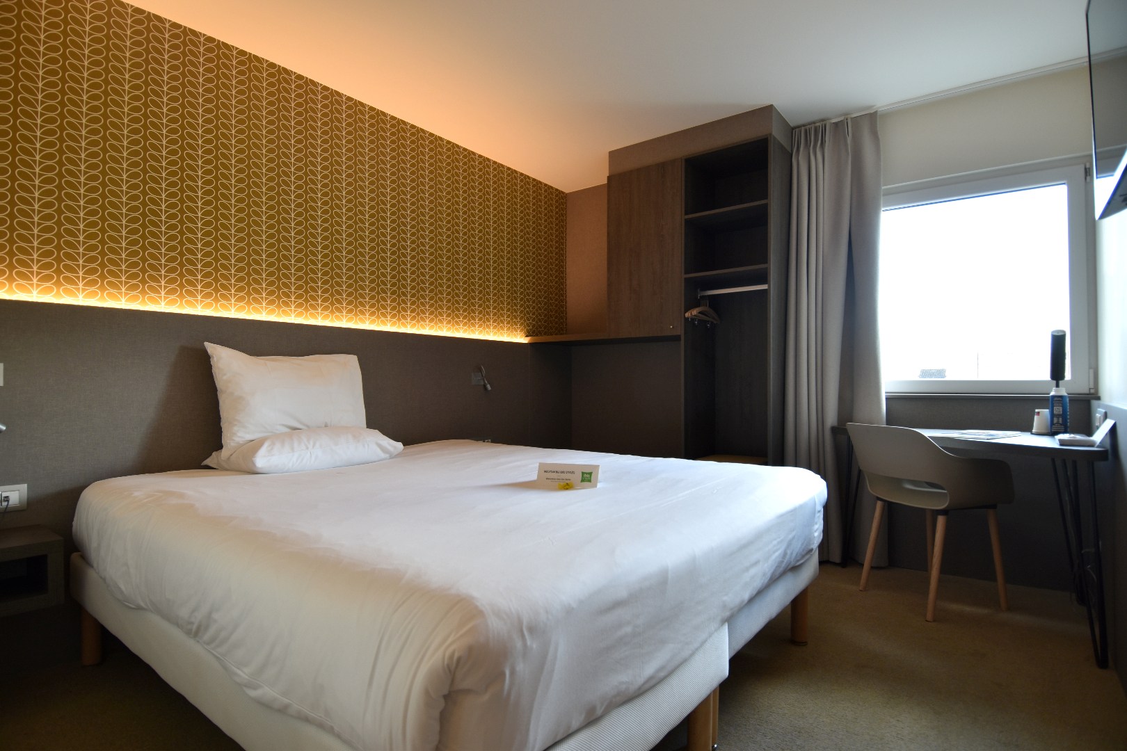 Hotelkamer in Ibis Styles Kortrijk Expo. Opbrengsteigendom zonder zorgen met mooi rendement! - foto 2