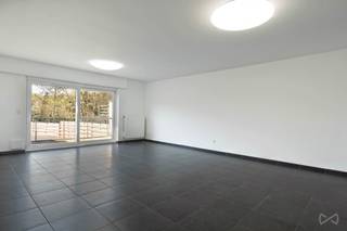 Cette charmante maison située dans la Molstraat offre une opportunité unique pour ceux qui recherchent un confort moderne à deux pas du centre...