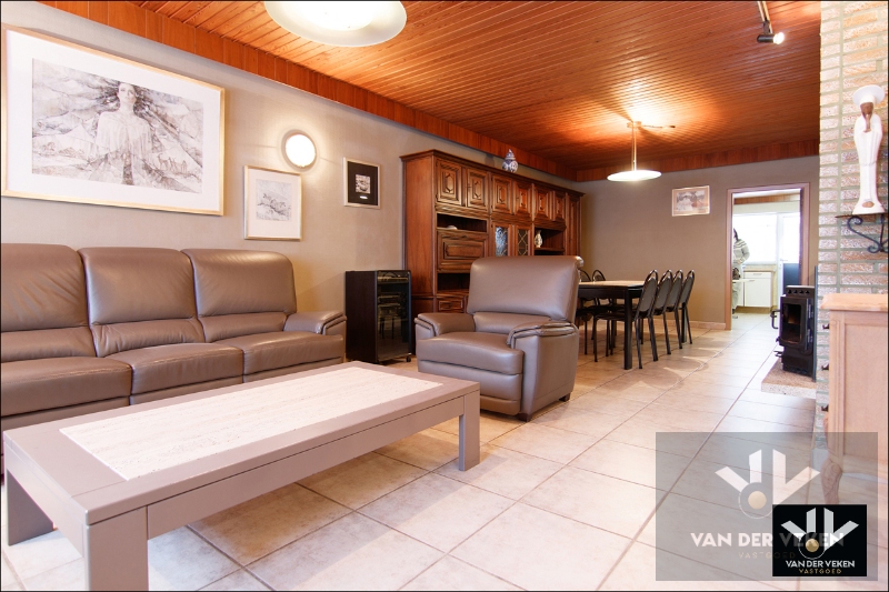 DEGELIJKE GEZINSWONING MET GARAGE IN DE SINT-CATHARINAWIJK - foto 4