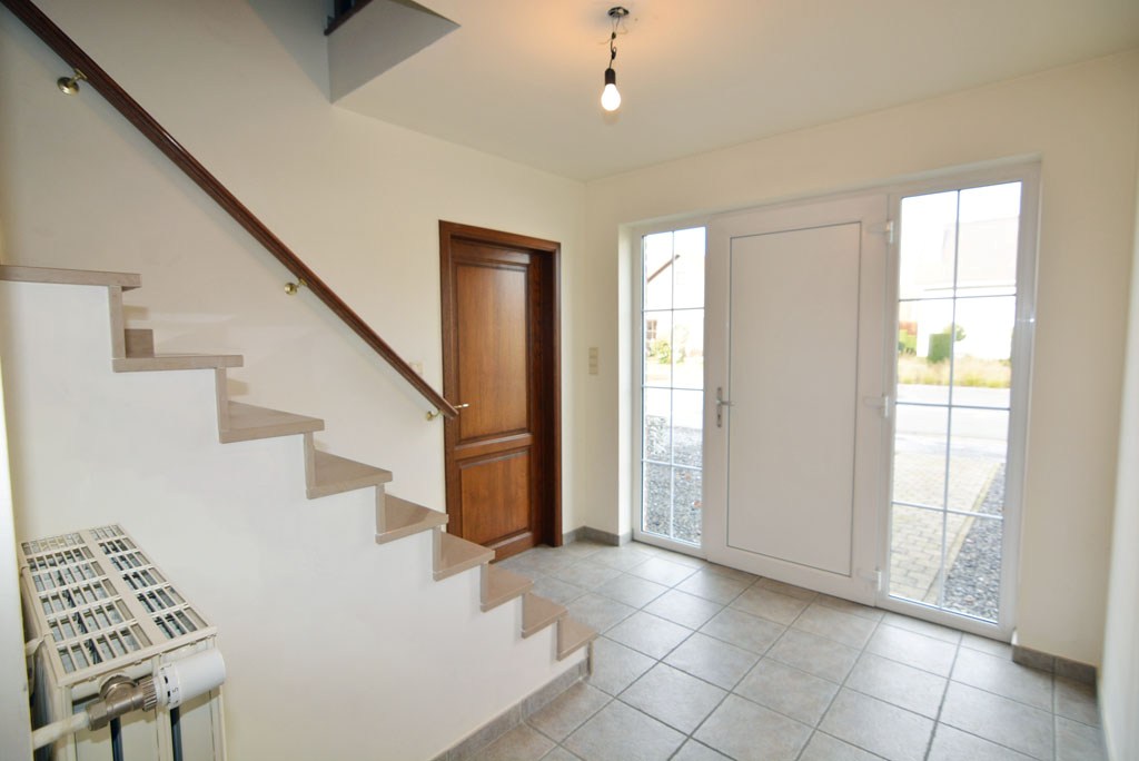 Maison à louer à Maaseik avec 4 chambres - photo 2