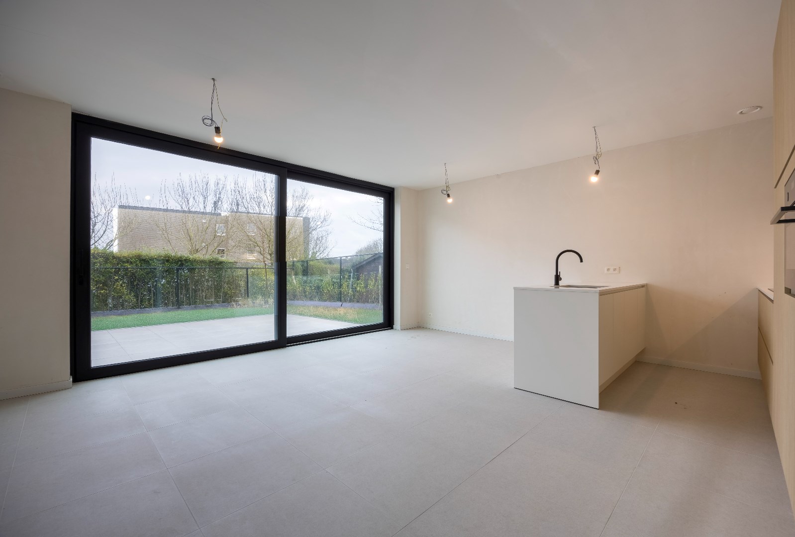 Nieuwbouw gelijkvloers appartement met zonnige tuin gelegen in "Residentie Dunique" te Bredene - duinen! - foto 1