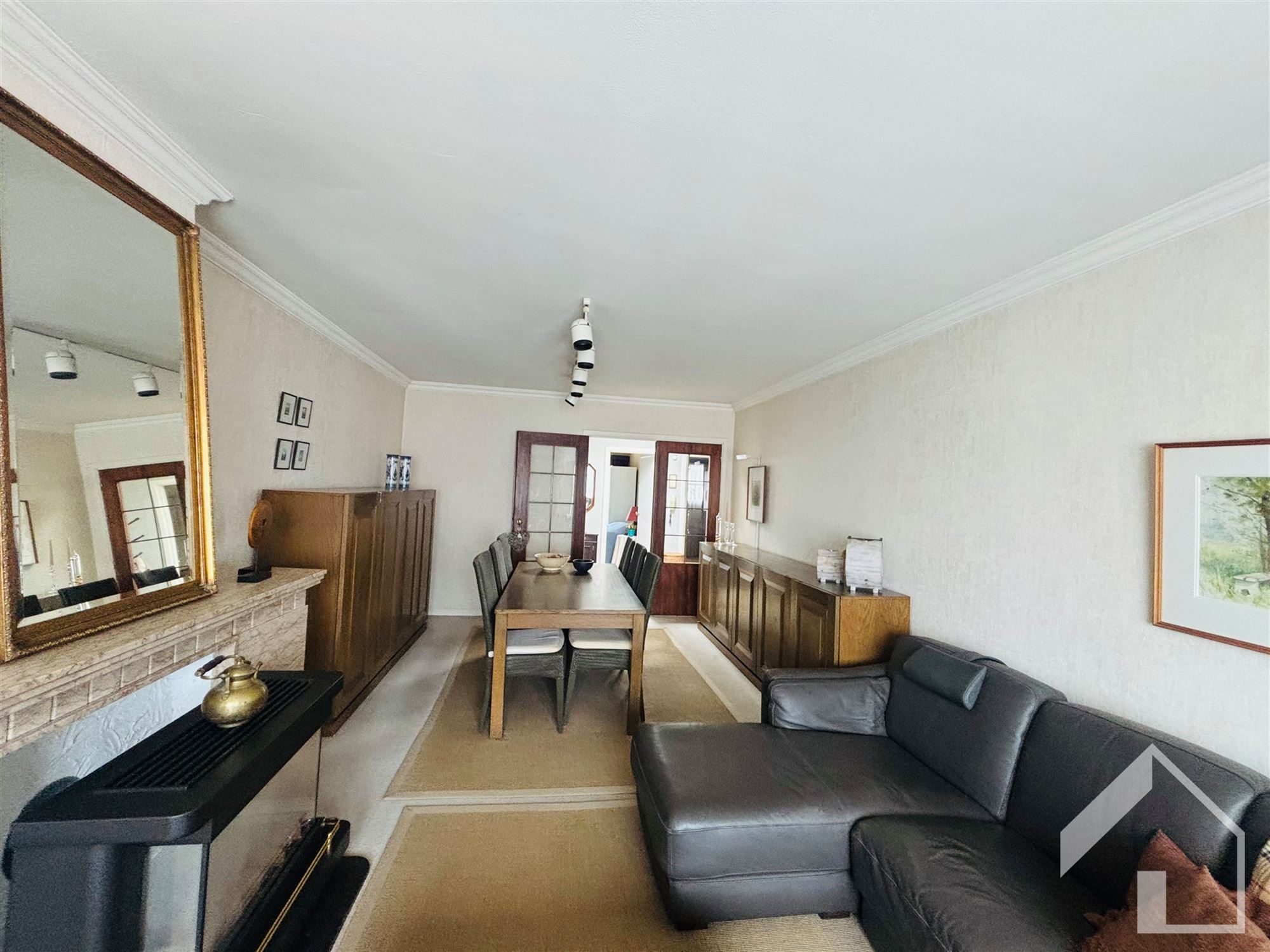 Op te frissen appartement op de 2e verdieping - foto 5