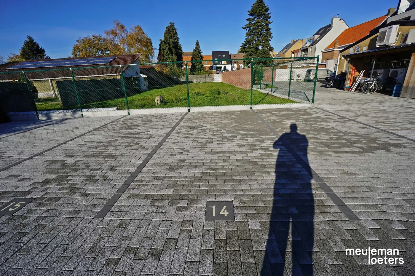 Centraal gelegen bovengrondse autostaanplaats  - foto 2