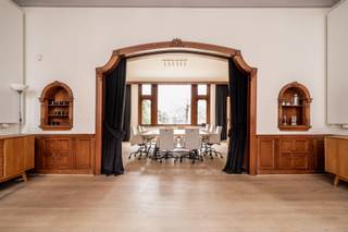 Unieke kantoorruimte in historisch pand in hartje MechelenBent u op zoek naar een kantoorruimte met karakter, uitstraling en een vleugje grandeur?...