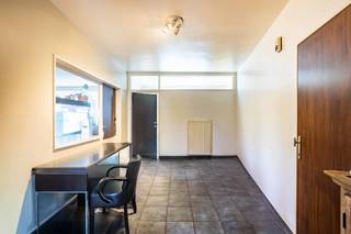 Dit appartement is gelegen in het centrum van Aalst op de eerste verdieping van een goed onderhouden gebouw met lift. Met een bewoonbare...