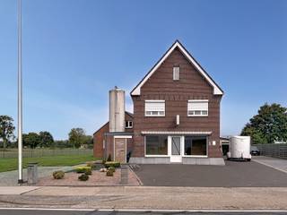 Op een zeer goede ligging in Peer bieden wij dit ruime handelspand te huur aan. Het pand heeft voorheen dienst gedaan als bakkerij en beschikt...