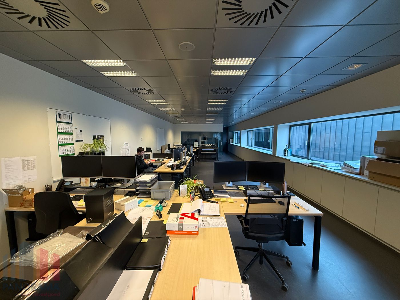 Magazijnruimte met kantoor op een toplocatie vlakbij de R4 - foto 4