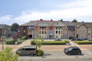In het bruisende centrum van Merelbeke, vinden we dit appartementsgebouw "Maria Angela". Hier wordt een verhuurd duplex-appartement met 3...