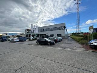 Entrepôt de 502 m² à louer à Erembodegem, bénéficiant d’un excellent emplacement, juste à côté de l’E40 à hauteur d’Erembodegem. Le bien est...