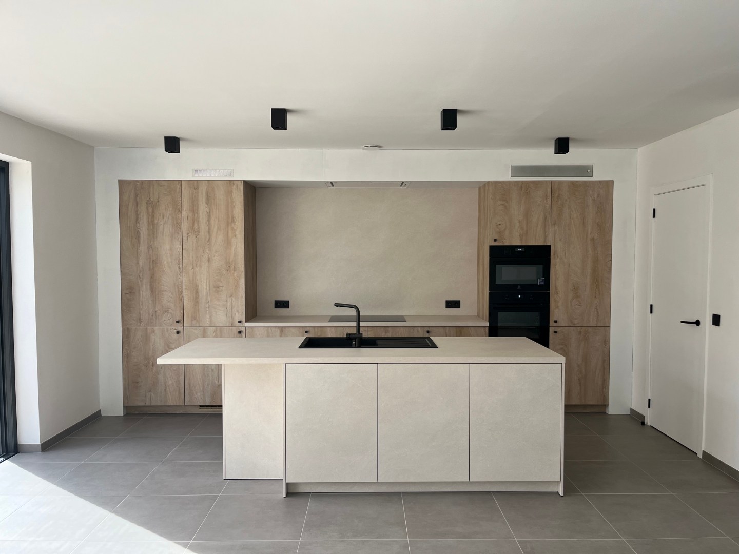 Nieuwbouwwoning in landelijke hoevestijl - foto 4