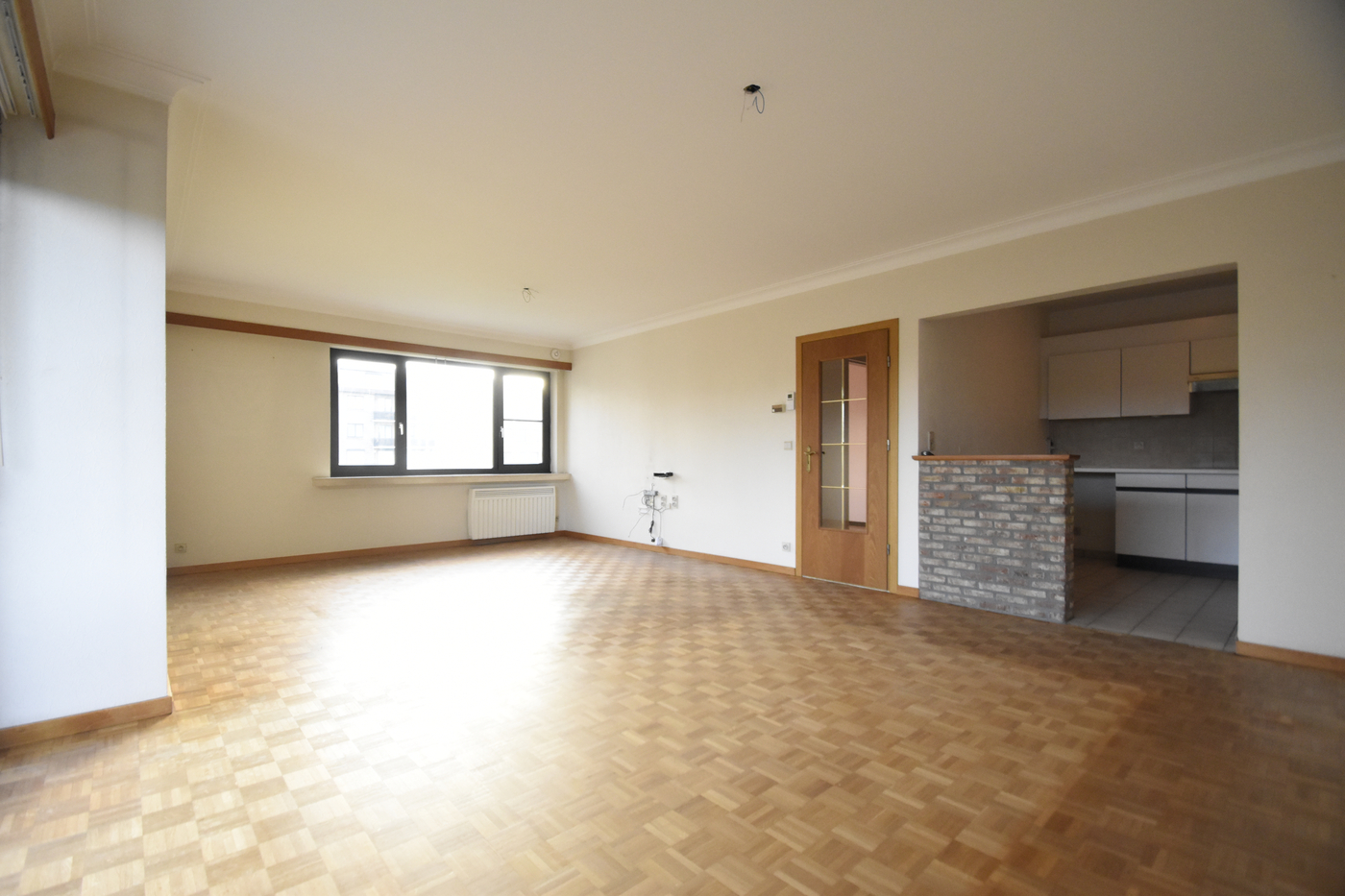 Ruim 3 slaapkamer appartement met garage - foto 3