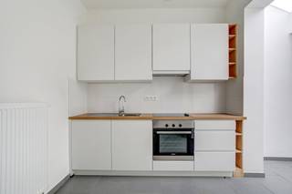 This ready-to-move-in house can be found on the outskirts of Ghent in a car-free street with a lot of charm.Once you get off the road, you will...