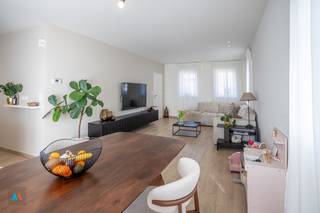 Energiezuinige halfopen gezinswoning met tuin en garage in het centrum van Wuustwezel.Op zoek naar een recente, volledig afgewerkte woning op een...