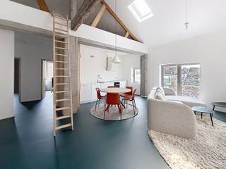 <p><strong>Plan je afspraak in via www.living-stone.be</strong></p><p>Uniek, volledig vernieuwde penthouse met 3 slaapkamers. Gelegen op de 4e verdieping - met lift.</p><p>Centraal gelegen, docht volledige stile en privacy door de ligging achteraan. Op wandelafstand van winkels, horeca en het treinstation Brussel-Zuid, met rechtstreekse (inter)nationale verbindingen.</p><p>Dit appartement omvat een woonkamer met aansluitend een leefkeuken, volledig geïnstalleerd met kwaliteitsvolle apparaten (inductiekookplaat, combi-microgolfoven, vaatwasser, koelkast en diepvriezer). Via de woonkamer is er directe toegang tot het zonneterras.</p><p>Via de leefruimte heb je toegang tot 3 slaapkamers (9m², 10m² en 14 m), een badkamer met ligbad en inloopdouche en een praktische berging met wasmachine en droogkast.</p><p>Extra ontspanningruimte dankzij de mezzanine, bereikbaar via een ladder vanuit de leefruimte, waarnaast zich nog een zolderruimte bevindt.</p><p>Dit appartement wordt semi-gemeubeld aangeboden. Mogelijkheid tot volledige bemeubeling. De huurder beschikt ook over 2,5 GB <strong>internet</strong>.</p><p>Het appartement is uiterst energiezuinig (<strong>EPC A</strong>) dankzij de zonnepanelen en de lucht/water warmtepomp, afgewerkt met hoogstaande materialen en apparaten en voorzien van een gemeenschappelijke fietsenberging. Alle comfort voor wie pendelt en houdt van het stadsleven.</p>
