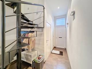 Deze verzorgde rijwoning is rustig gelegen in Overboelare en biedt een aangenaam wooncomfort dankzij de mooie ruimtes, praktische indeling...