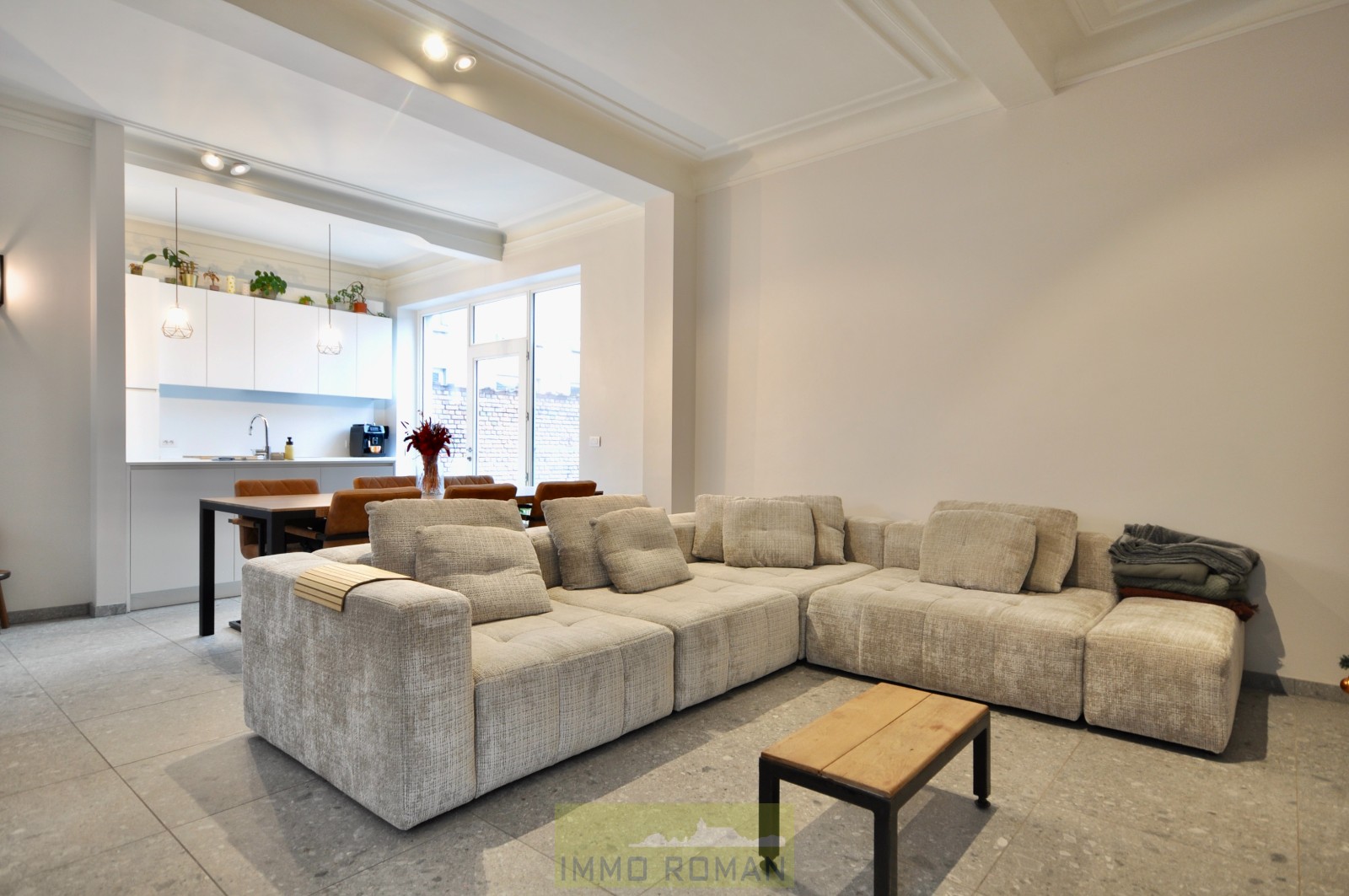 Volledig gerenoveerde woning met stadstuin in het centrum van Berchem - foto 2