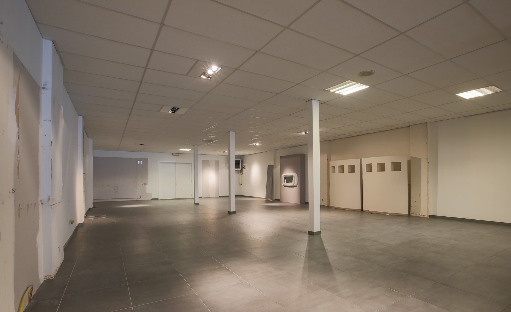 Commercial à louer à Maasmechelen - photo 5