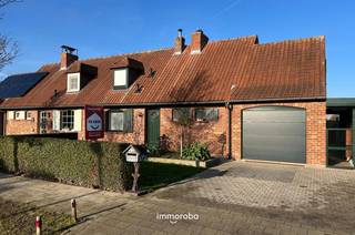 In de Repelstraat 36, Waregem vinden we deze verzorgde woning (bouwjaar 1982) op een perceel van 371 m², met een bewoonbare oppervlakte van 160...