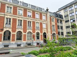 1-slaapkamer appartement op een uitstekende locatie in het hartje van Leuven.Het appartement is gelegen op de eerste verdieping en is voorzien van...