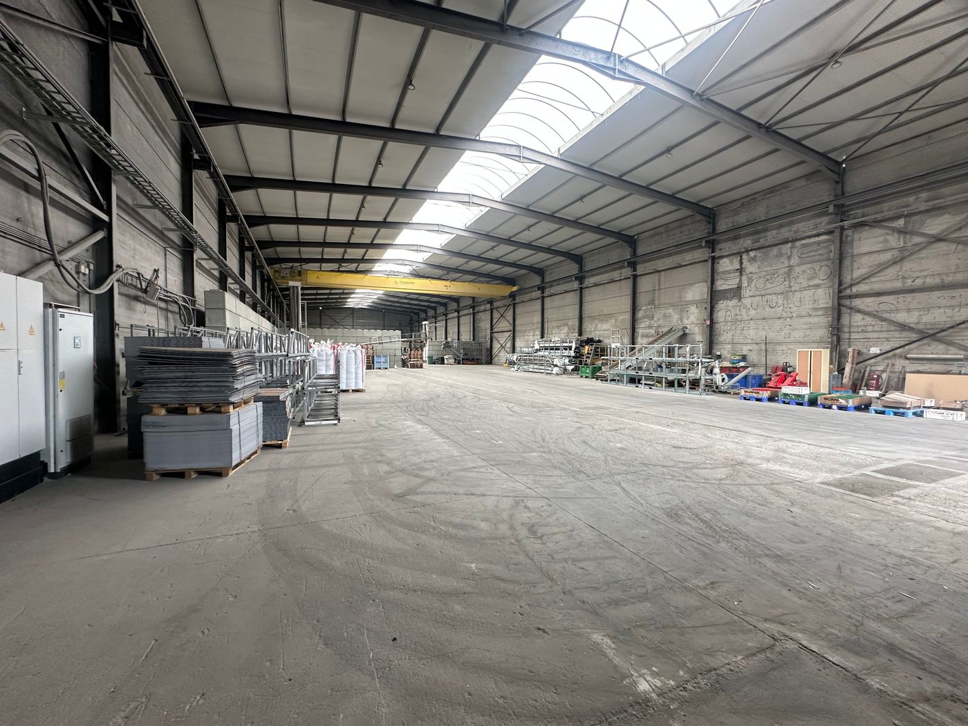 Opslagruimte van 2.250 m² op terrein van 6.400 m² te huur - foto 2
