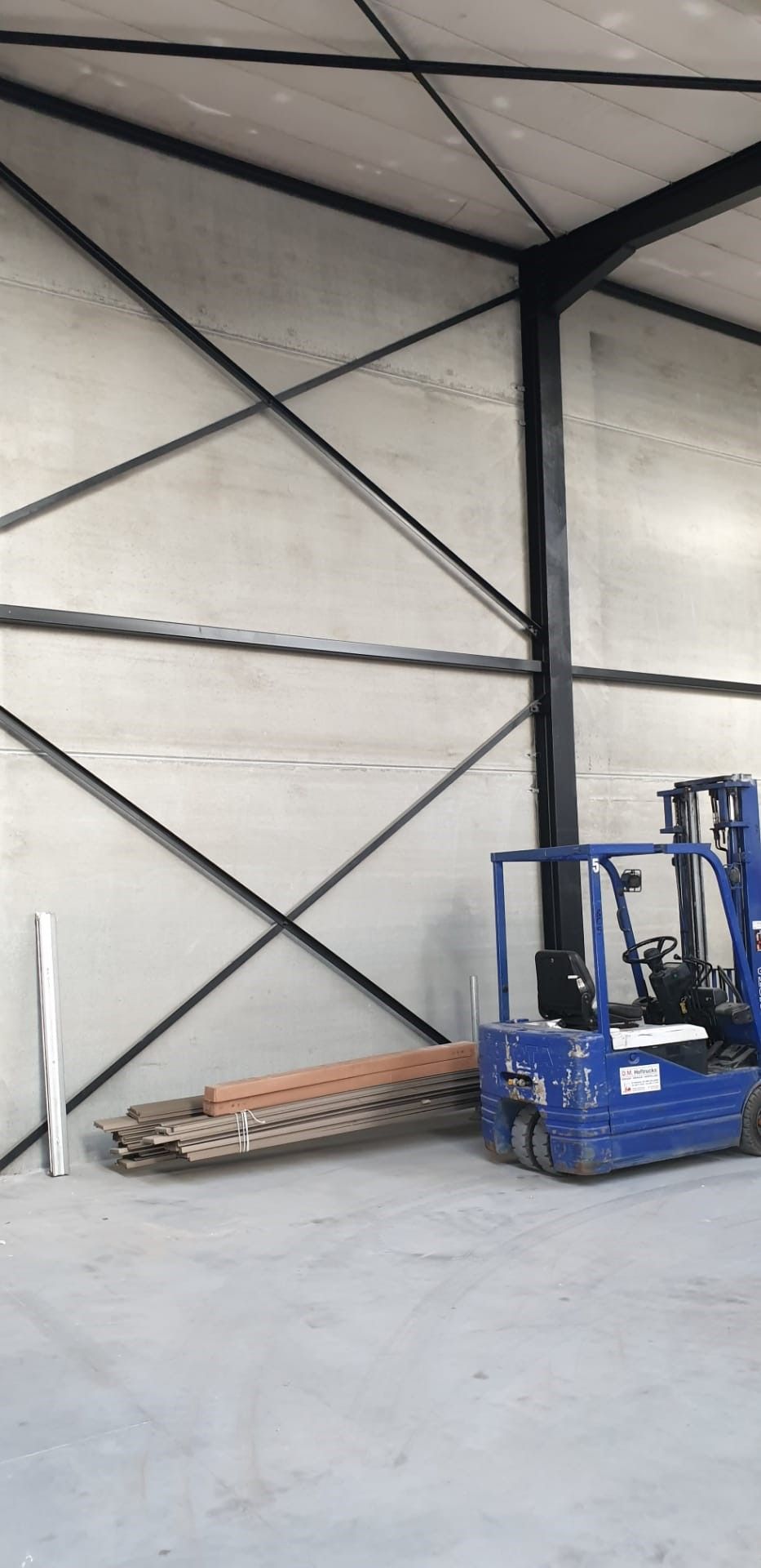 Lichtrijke Kantoorruimte met privéterras met loods te Huur - foto 4