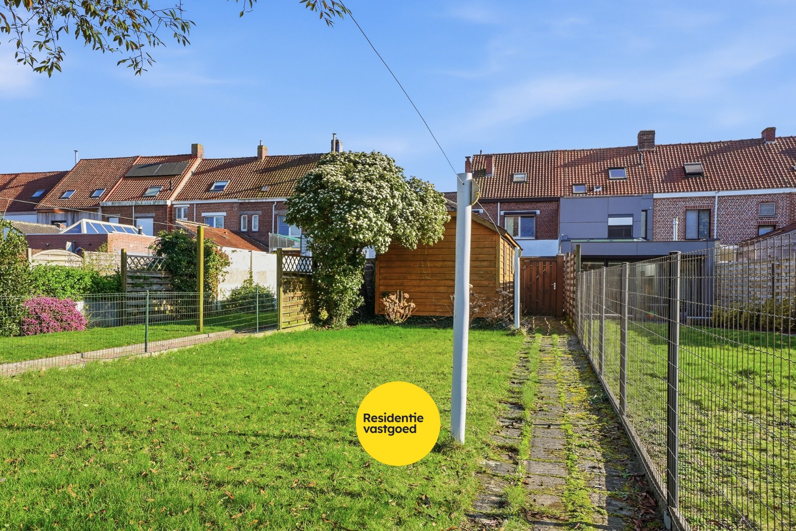 Goed onderhouden rijwoning nabij de Groene Kouter in Zwevegem - foto 3